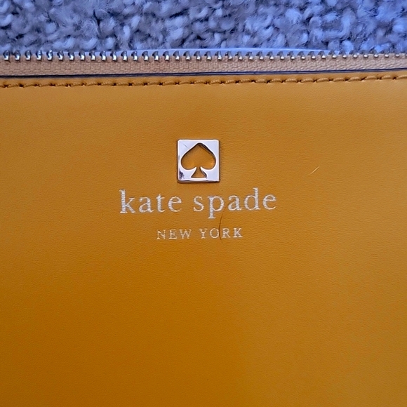 kate spade Handbags - Gorgeous l Kate Spade mustard yellow shoulder bag